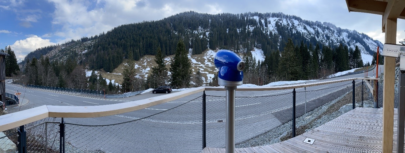 Ausblick von der Gamsbeobachtungsstation Ausblick von der Gamsbeobachtungsstation am Riedbergpass