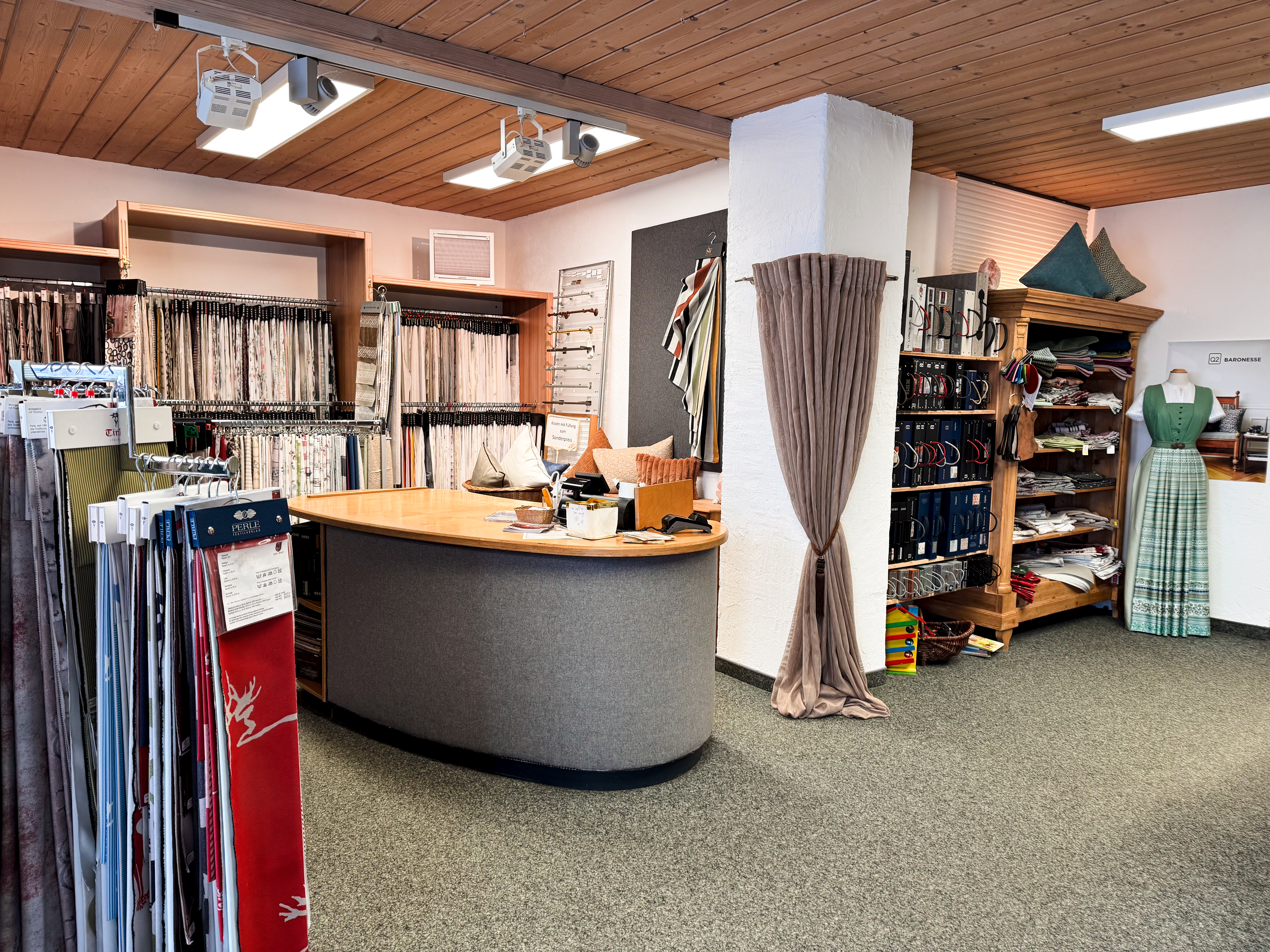 Verkaufsraum von Bemeleit Deko - Trachtenstoffe