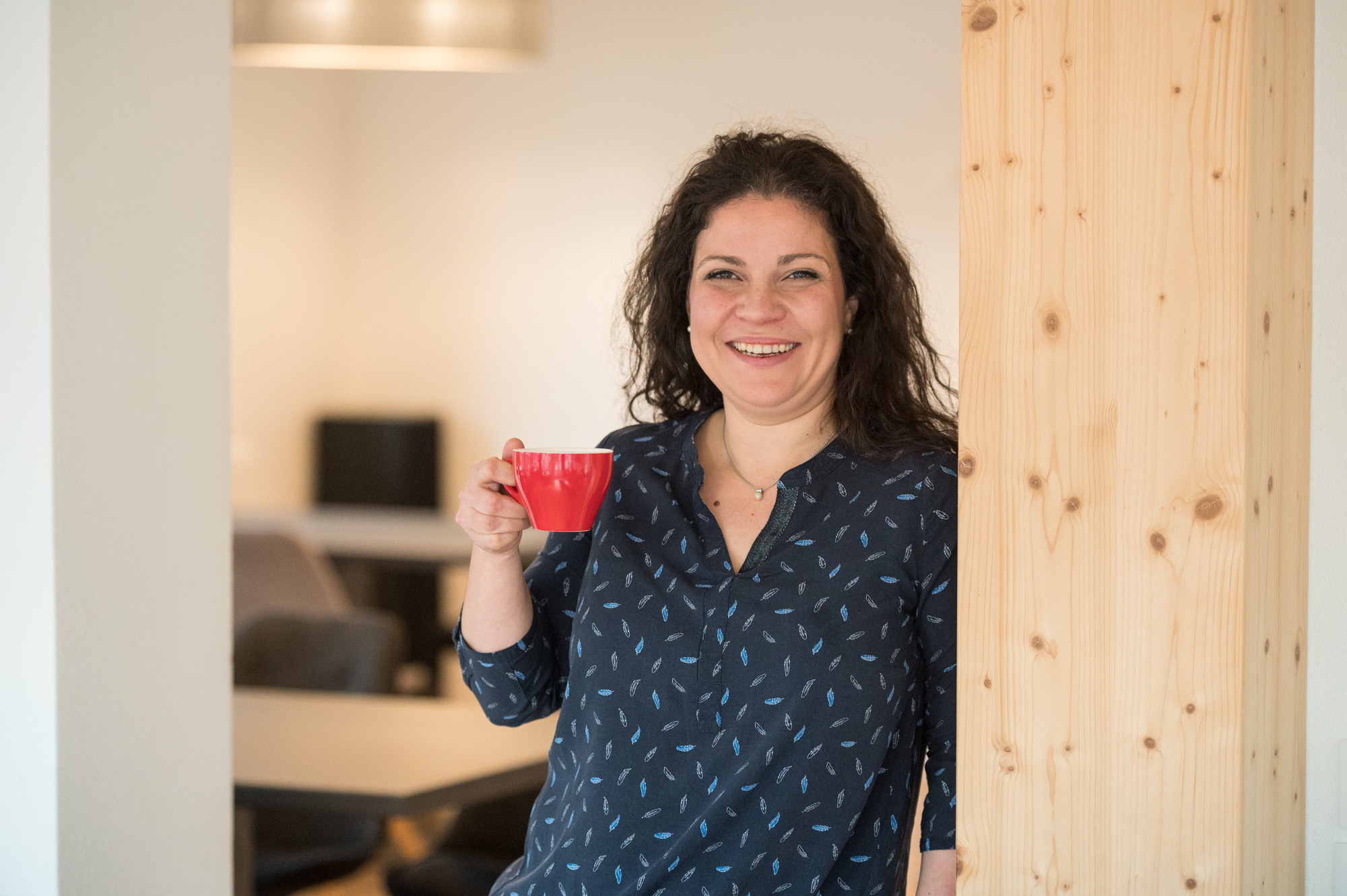 Gastgeberin Galina Stoyanova im Alpinhotel bichl 761