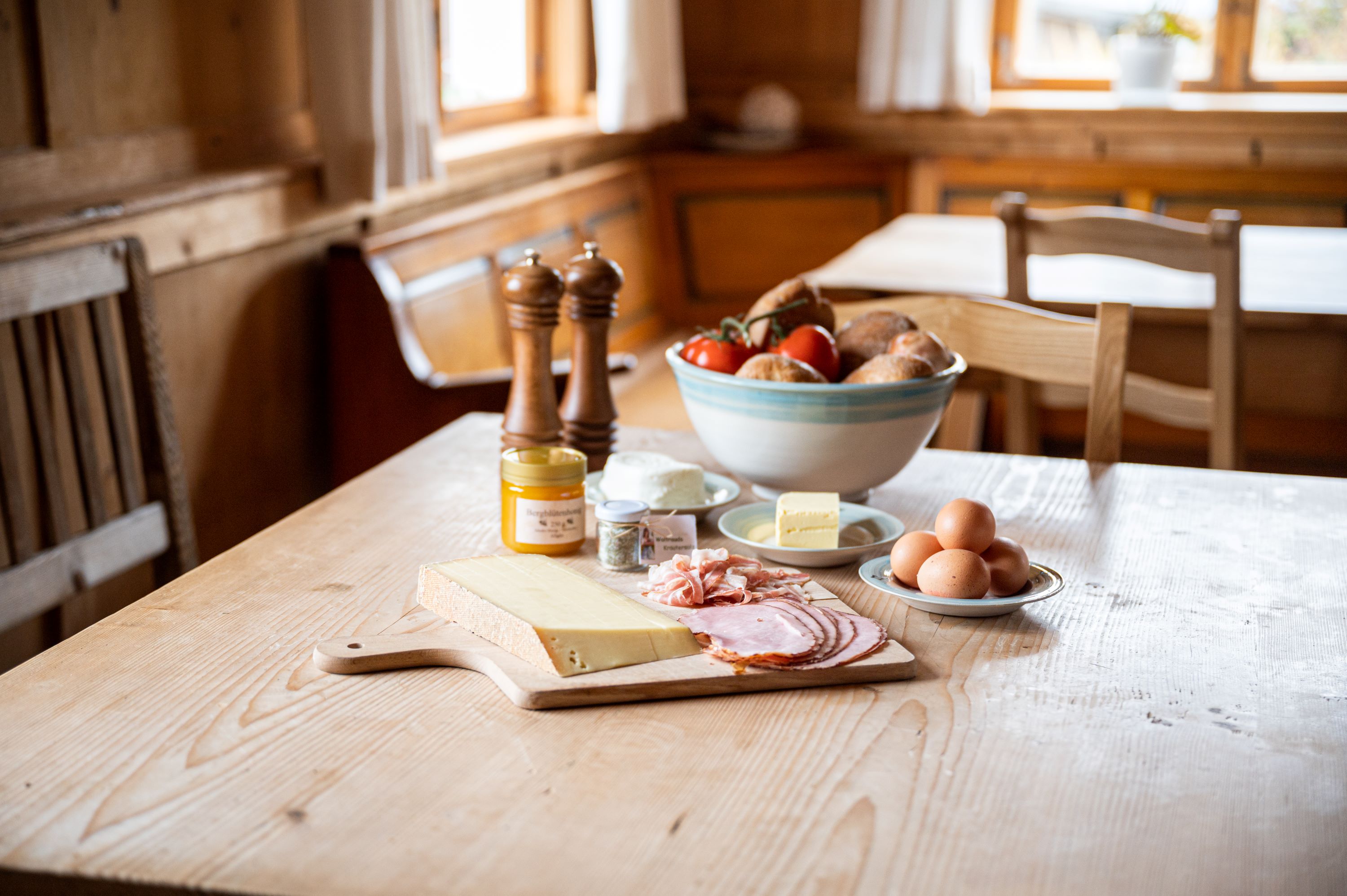 Feine Brotzeit mit Ofterschwanger Spezialitäten