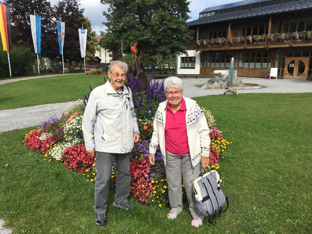 Vor der Fiskina Vor der Fiskina in Fischen - Hörnerdörfer im Allgäu