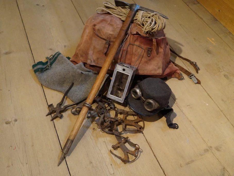 Skitourenausrüstung von Fritz Heimhuber