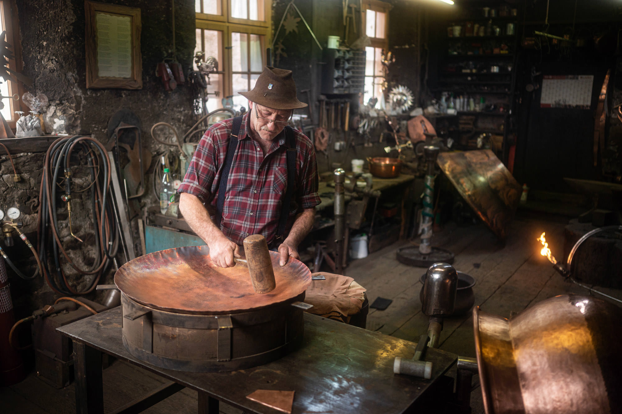 Hörnerdörfer Originale - Hans Rimmel, Kupferschmied Hörnerdörfer Originale - Hans Rimmel, Kupferschmied