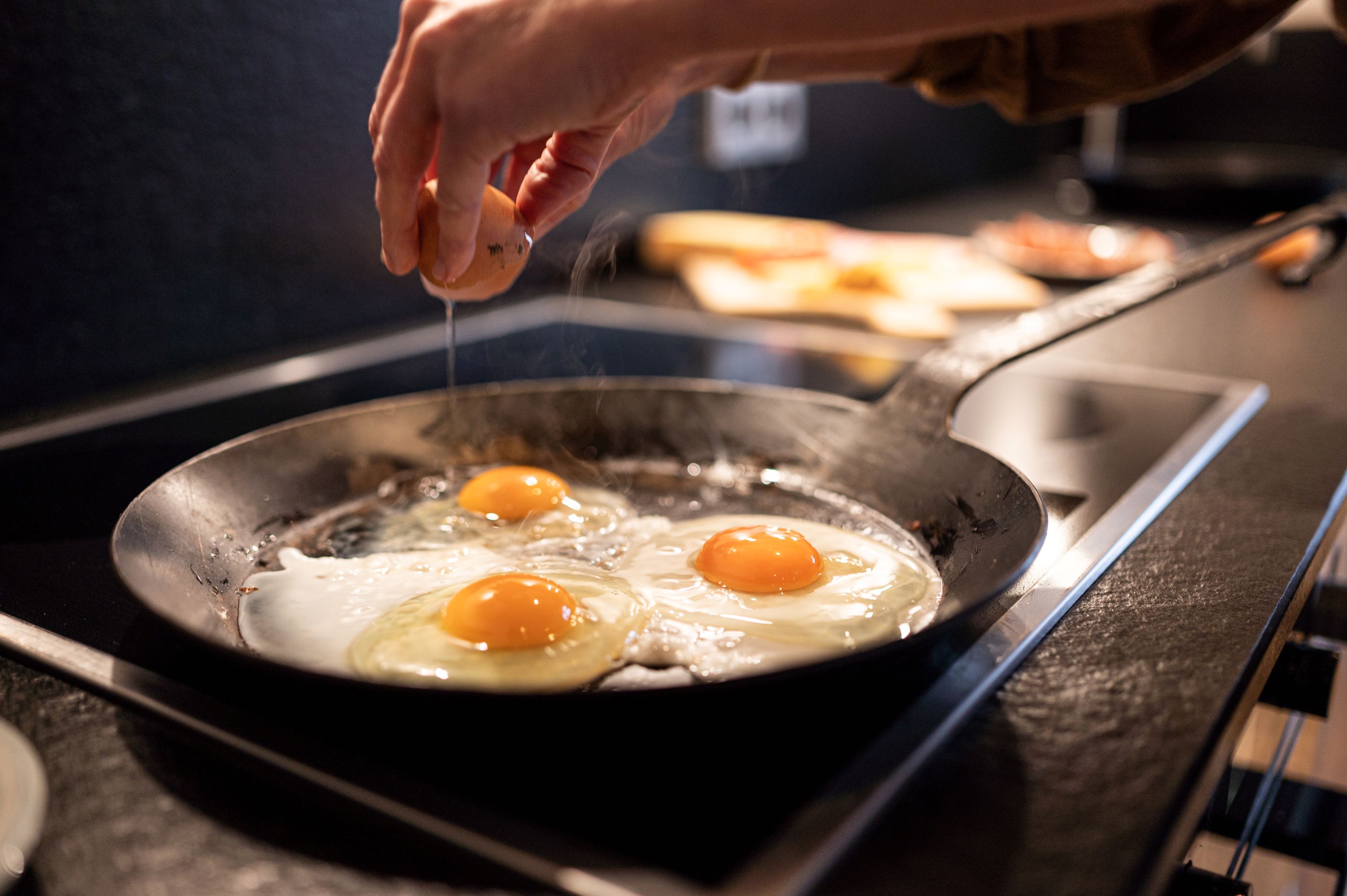 Der Gute-Dorf-Max mit Alpenkräuter-Dip Der Gute-Dorf-Max mit Alpenkräuter-Dip