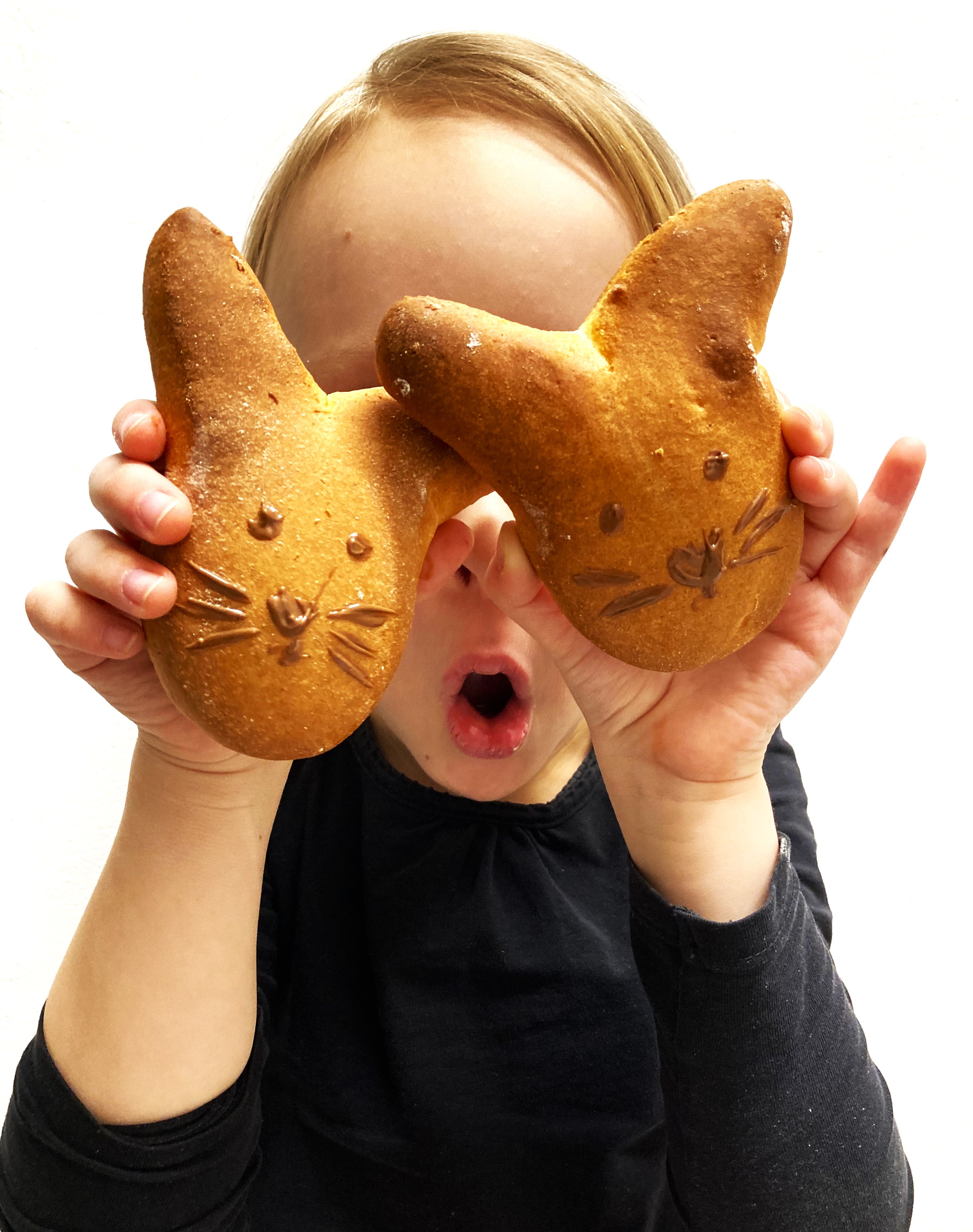 Fertige Osterhasen aus Quark-Öl-Teig | Süße Osterhasen - Rezept aus den Hörnerdörfern