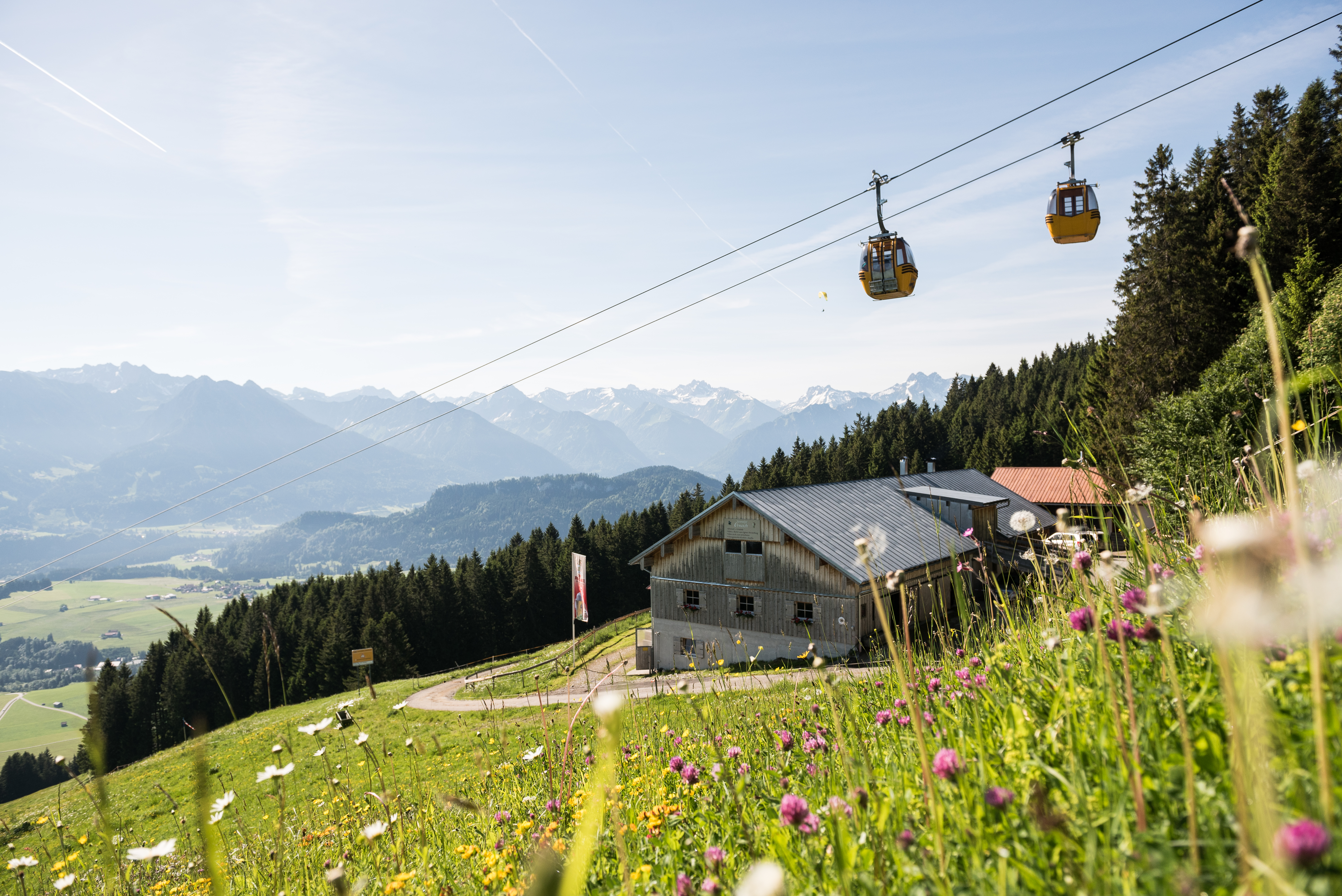Sommerbergbahn "Hörnerbahn" in Bolsterlang - Hörnerdörfer im Allgäu Mit der Hörnerbahn in Bolsterlang geht es bequem zum Bolsterlang Horn, Ausgangspunkt für herrliche Wanderungen - Hörnerdörfer im Allgäu