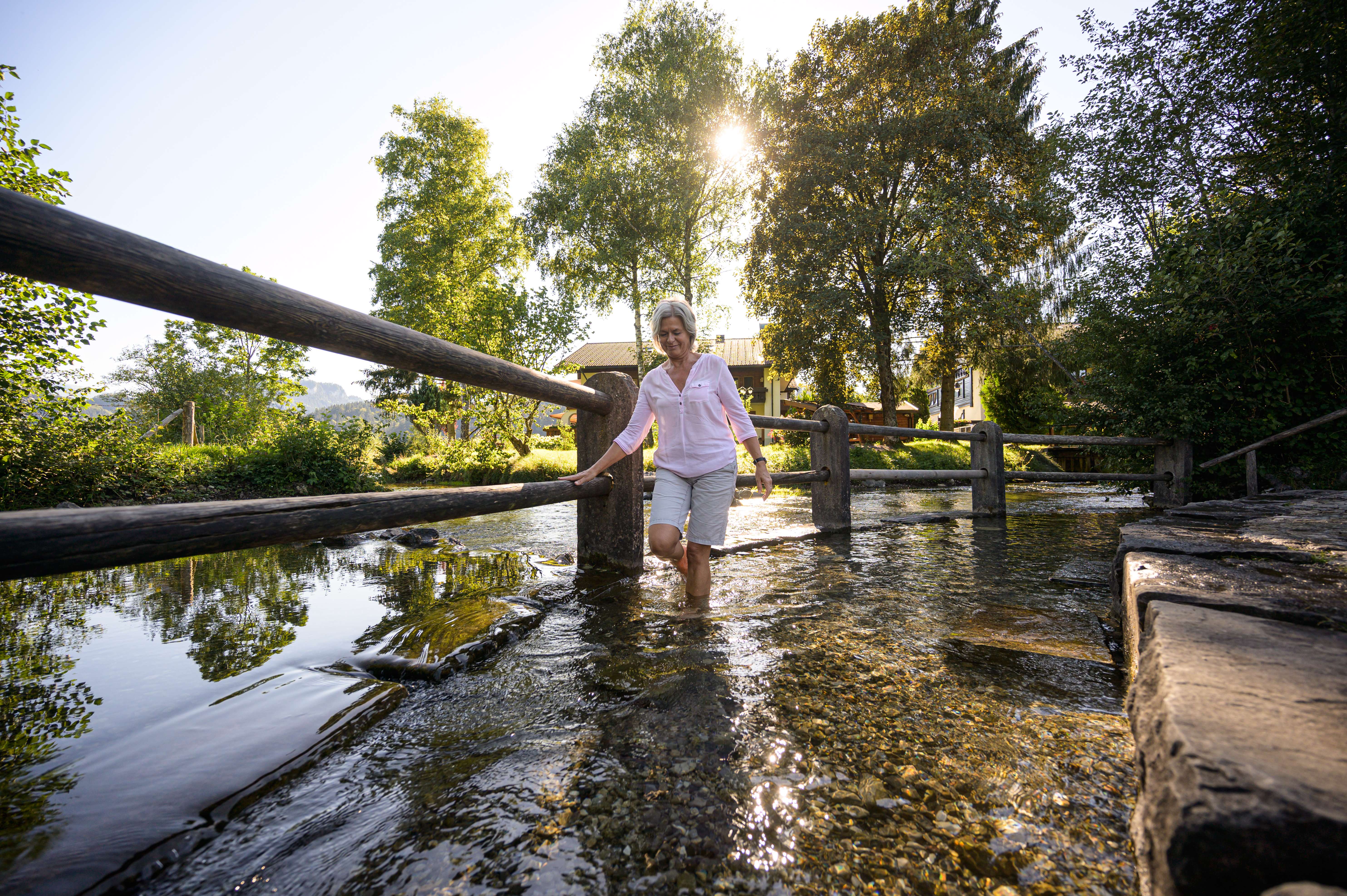 Erfrischendes Kneippen nach einer Wanderung - Hörnerdörfer im Allgäu