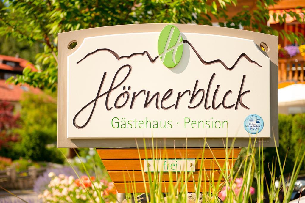 Logo-Schild zum Gästehaus Hörnerblick in Ofterschwang