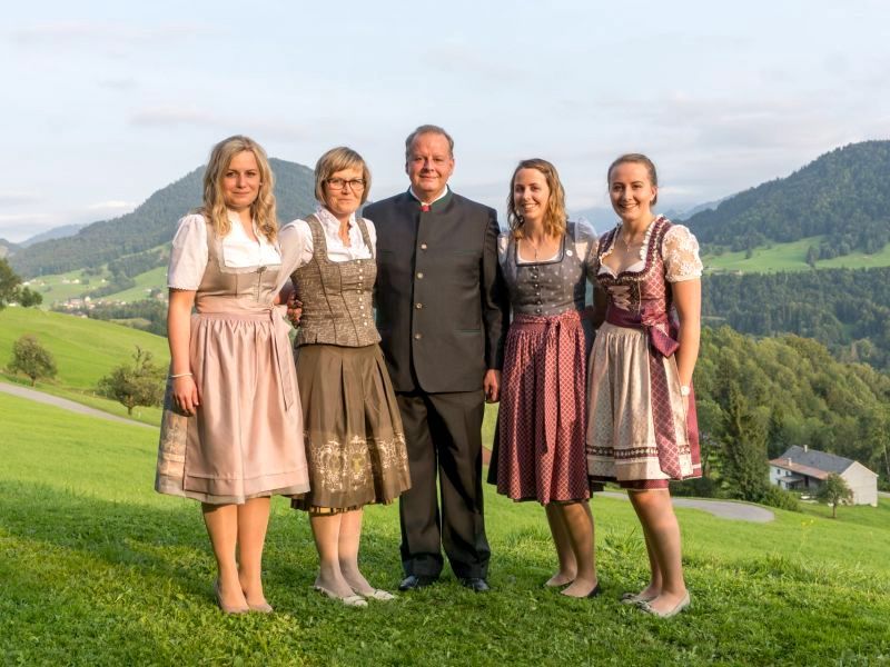 Familie Lässer - Almhof-Ferienwohnungen in Balderschwang