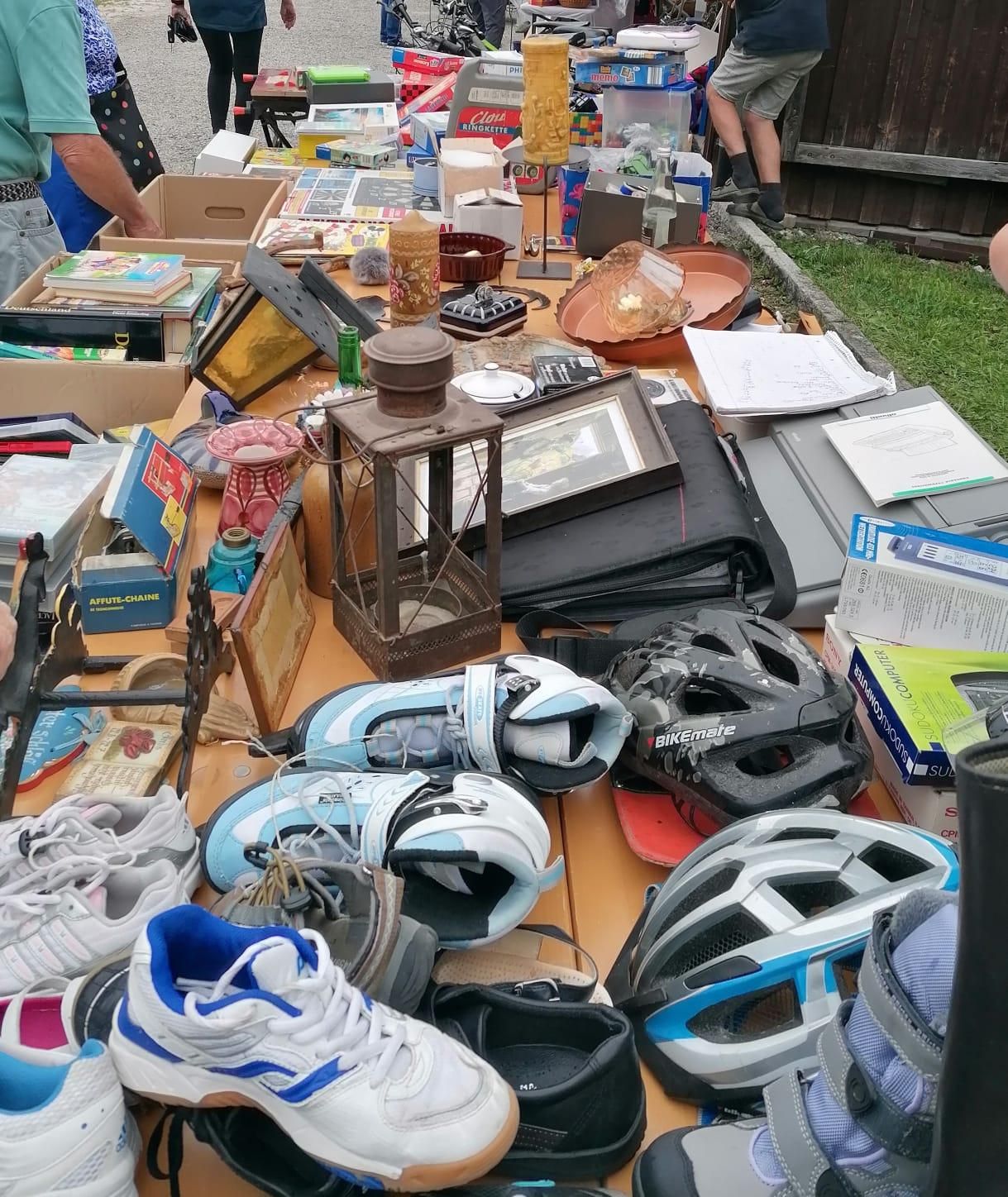 Verkaufsstand am Flohmarkt