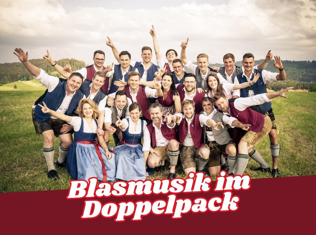 <p><p>Brauhaus Musikanten in ihrer Musikertracht - die Herren in Lederhose und roten Westen und die Damen im schwarzen Dirndl.</p></p>