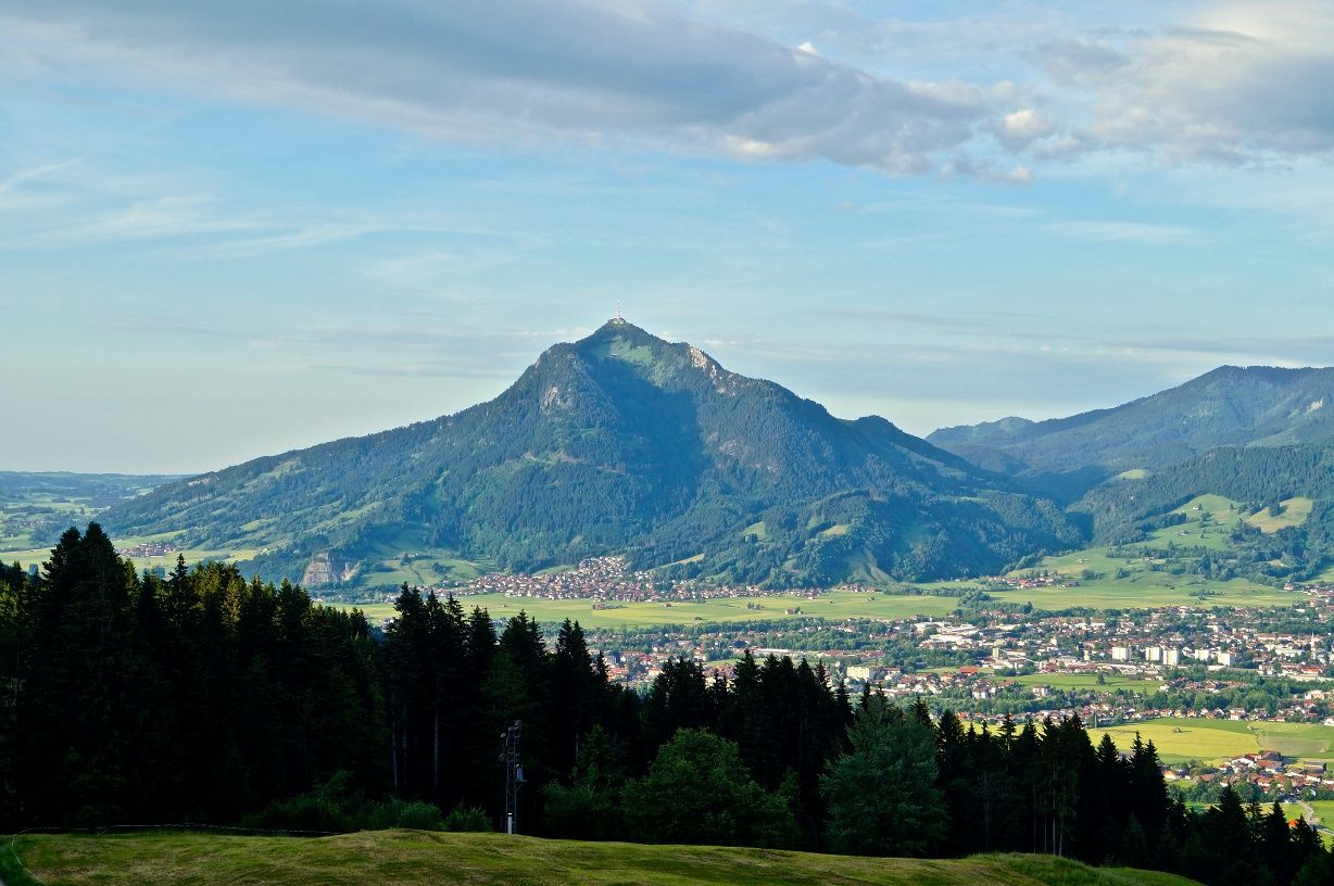 Blick auf Sonthofen und den Grünten