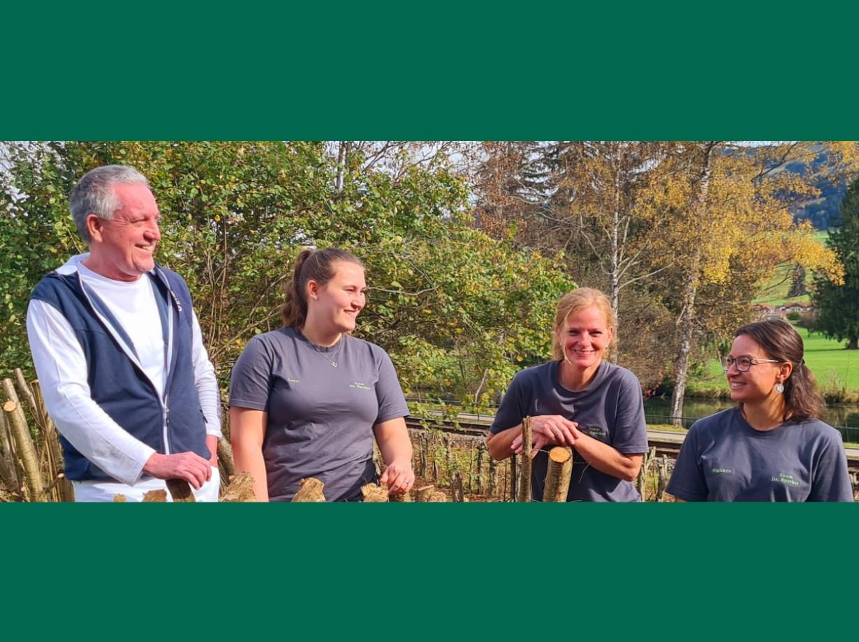 Das Team der Praxis Dr. Specker, Herr Dr. Specker ganz links.