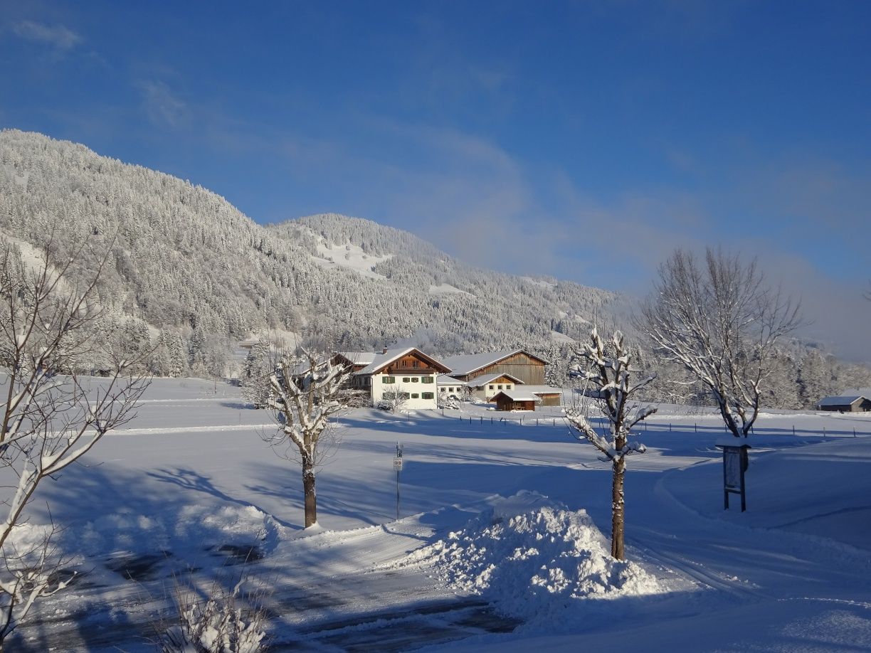 Blick vom Parkplatz Kitzebichl auf Schneelandschaft