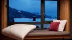 Die Vier - Bett am Fenster - 3000 px