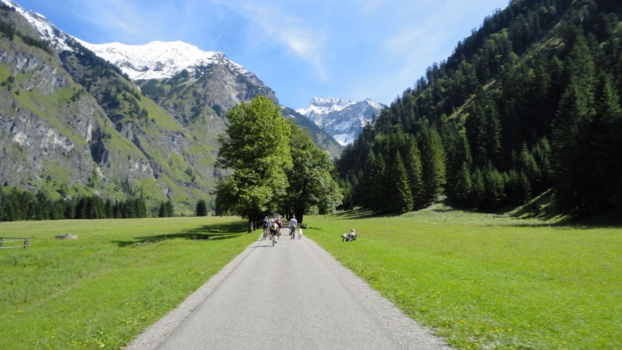 Radeln im Herzen der Alpen, © H. Besler