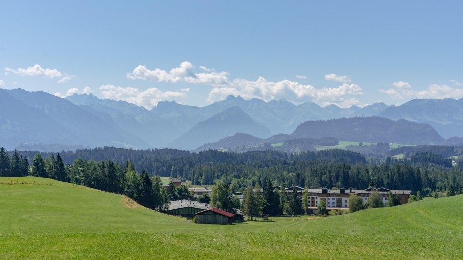 Aussicht auf die Allgäuer Alpen, © DIE ZWEI Sonnen Chalets