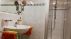 Ferienwohnung Enzian - Badezimmer mit Dusche, © Haus Alpensonne - Bolsterlang