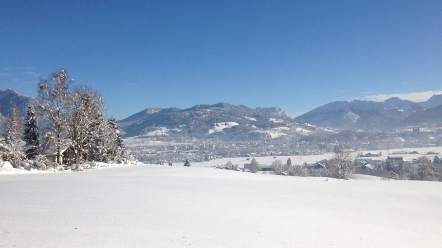 Winterlandschaft mit Aussicht ins Tal, © Ferienwohnung Talblick - Ofterschwang