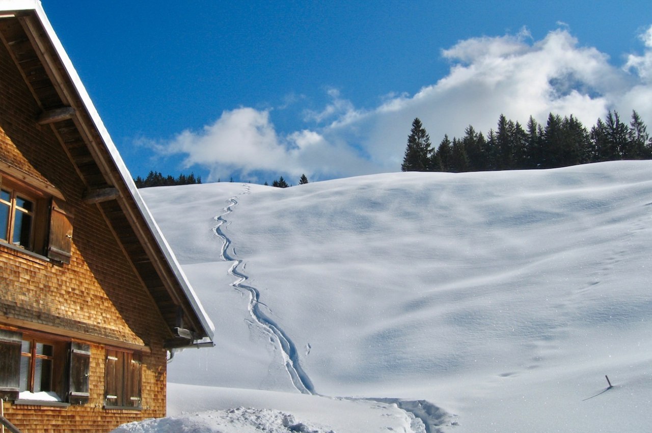 Verschneite Gipfel und viel Platz - so geht Winterurlaub in Balderschwang im Allgäu, © Tourismus Hörnerdörfer