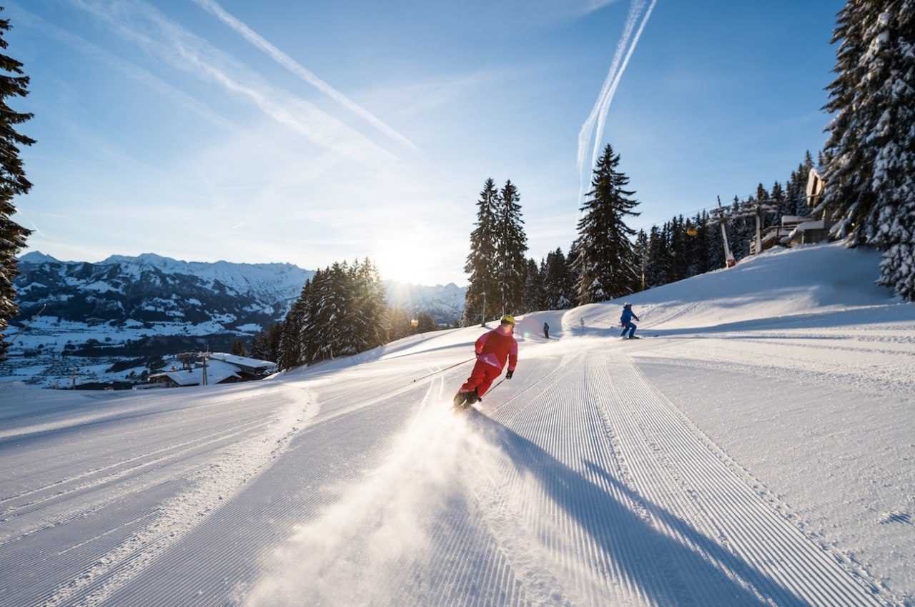Skifahren mit viel Platz auf den Skipisten in Bolsterlang. Winterurlaub in den Allgäuer Hörnerdörfern, © Tourismus Hörnerdörfer, F. Kjer