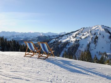 Winterliche Aussicht genießen und entspannen am Bolsterlanger Horn