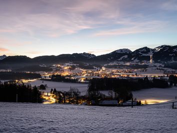 Ortsansicht Fischen im Winter in den Hörnerdörfern im Allgäu
