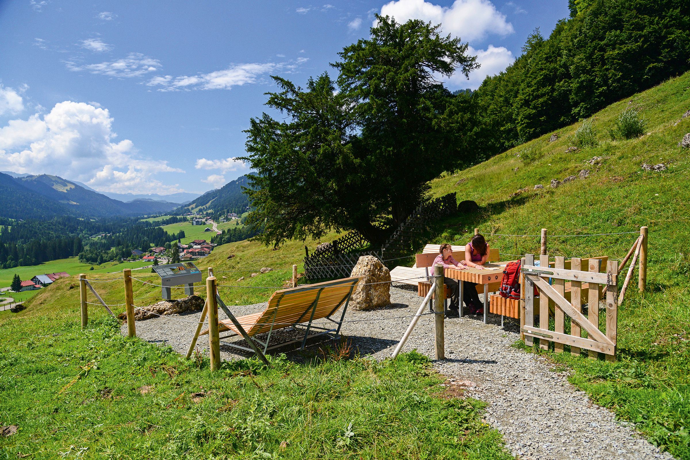Ruheplatz an der alten Eibe auf dem Balderschwanger Zeitweg