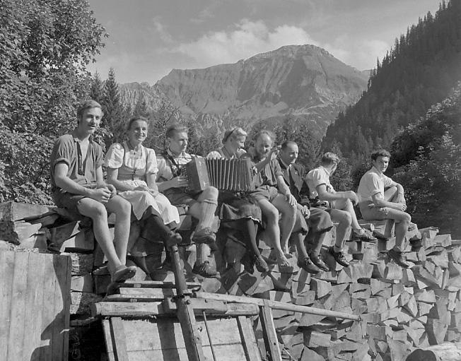 Auf der Alp 1949, © Lala Aufsberg, Archiv Heimatbund Allgäu e.V.