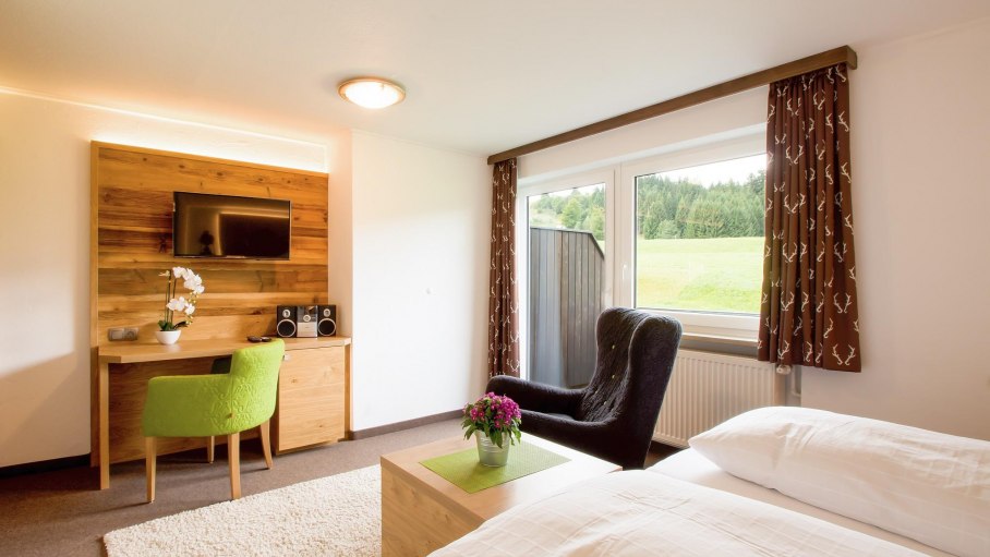 Kleines Doppelzimmer in unserem Gästehaus, © Hotel Alpenblick