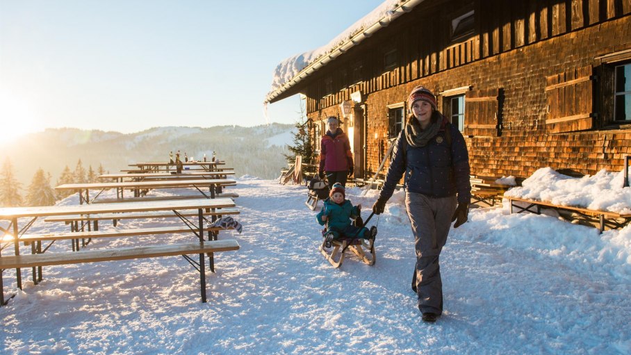 Winterwanderer auf der Mittelalpe, © Tourismus Hörnerdörfer, F. Kjer