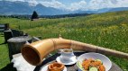 Weißwurst und Alphorn-Aussicht
