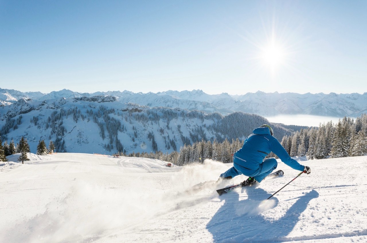 Skifahren für jedes Können auf den Skipisten in Grasgehren bei Obermaiselstein. Winterurlaub im Allgäu, © Tourismus Hörnerdörfer, F. Kjer