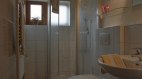 Ferienwohnung 1 - Badezimmer mit Dusche, © Ferienwohnung Heinl - Obermaiselstein