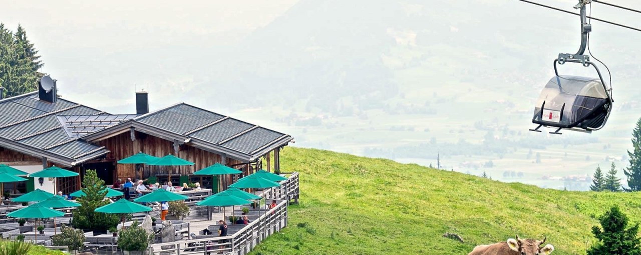 Weltcup-Express und Weltcup-Hütte in Ofterschwang, © Tourismus Hörnerdörfer, ProVisionMedia