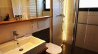Ferienwohnung Höfats - Dusche mit WC, © Der Sonnenhof - Obermaiselstein