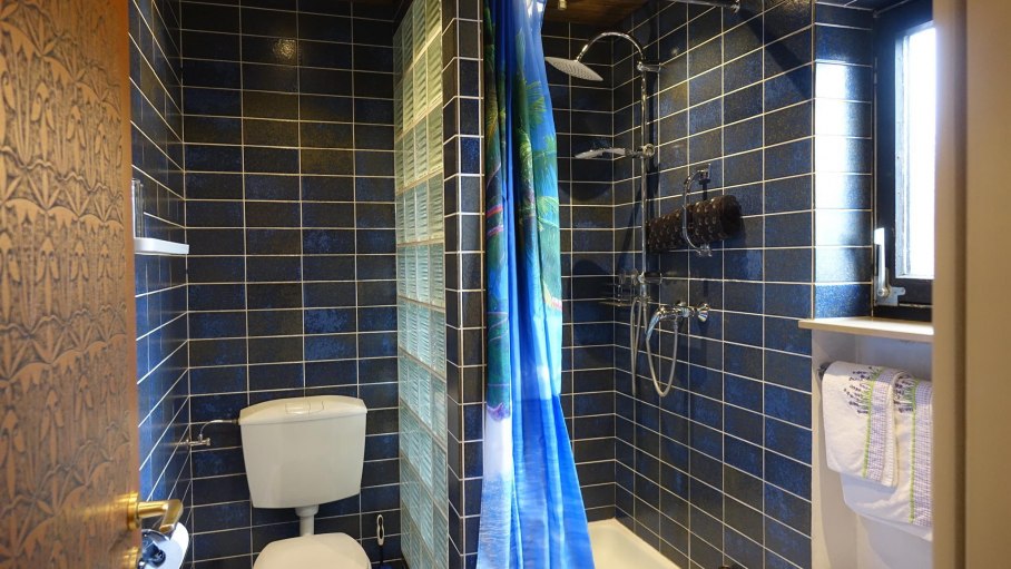 Badezimmer mit Dusche, © Atelierhaus
