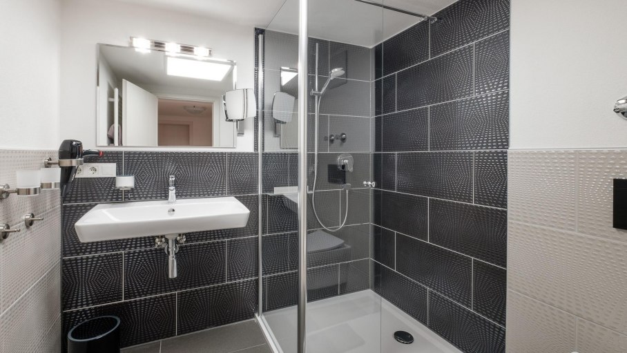Stilvolles Badezimmer, © Alpin Hotel bichl761