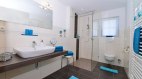 1. Badezimmer mit begebarer Dusche - Fewo Rubihorn, © Alexa Ferienwohnungen in Fischen