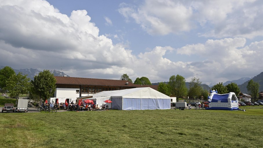 Großes Dorffest mit Zelt in Bolsterlang, © Feuerwehr Bolsterlang