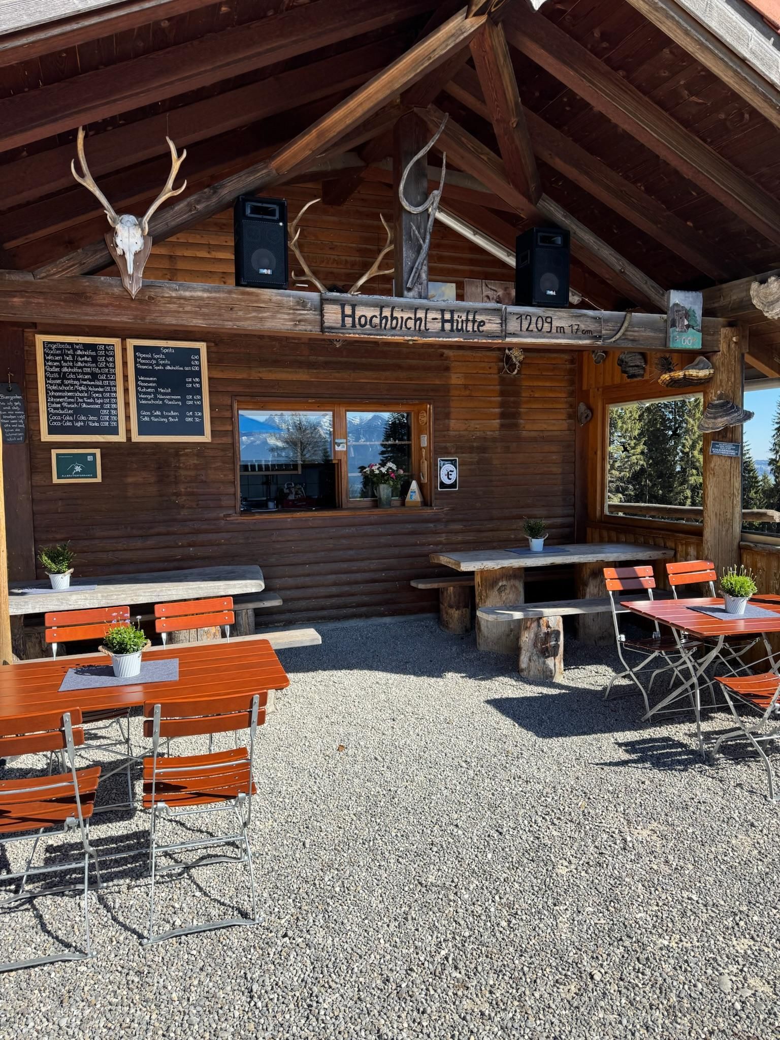 Bestellfenster der Hochbichl-Hütte