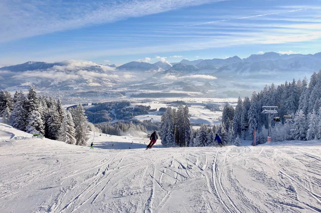 Traumtag im Schnee im Skigebiet Ofterschwang-Gunzesried. Winterurlaub in den Allgäue rHörnerdörfern, © Tourismus Hörnerdörfer, T. Weirich